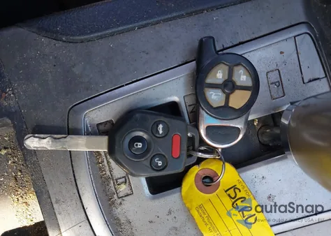 2011 Subaru Legacy 2.5I Prem Awp z USA, uszkodzony, nr VIN 4S3BMBC61B3214182